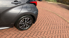 Toyota Yaris 1.5 Hybrid Design 5dr CVT Hybrid Hatchback